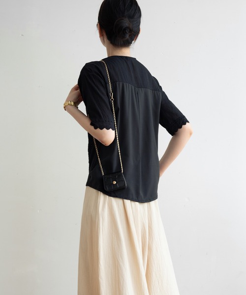 maison de LATIR(メゾンドラティール)の「サラッとデザインブラウスが夏服にgood!レーススカラップブラウス。 上品ブラウスでフェミニンコーデ。(シャツ/ブラウス・レディース・ホワイト/ブラック・M/L/XL)」の20枚目の写真