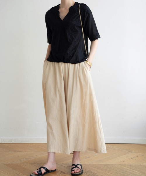 maison de LATIR(メゾンドラティール)の「サラッとデザインブラウスが夏服にgood!レーススカラップブラウス。 上品ブラウスでフェミニンコーデ。(シャツ/ブラウス・レディース・ホワイト/ブラック・M/L/XL)」の17枚目の写真