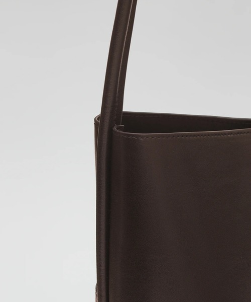 ROH SEOUL(ローソウル)の「ROH SEOUL/ローソウル MEDIUM MUG SHOULDER BAG ショルダーバッグ(ショルダーバッグ・レディース・ブラウン/キャメル・FREE)」の8枚目の写真