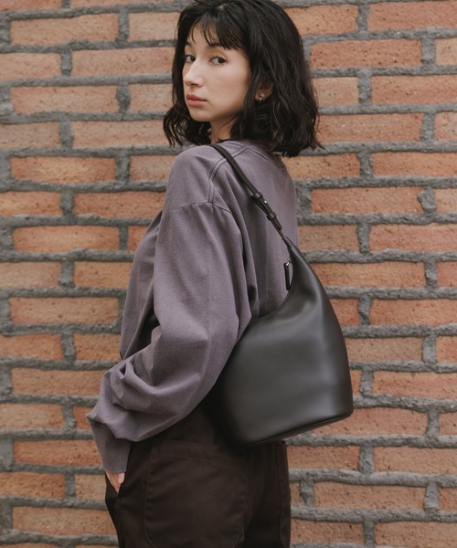 ROH SEOUL（ローソウル）の「ROH SEOUL/ローソウル MEDIUM MUG SHOULDER BAG ショルダーバッグ（ショルダーバッグ・レディース・ブラウン/キャメル/ブラック/ダークブラウン・FREE）」の13枚目の写真