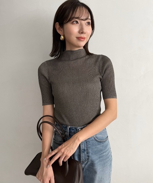 anuans(アニュアンス)の「シアーラメリブニットトップス(Tシャツ/カットソー・レディース・シルバー/チャコールグレー/コーラル/ゴールド・FREE)」の2枚目の写真