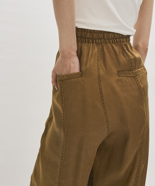 ADAM ET ROPE'（アダムエロペ）の「ピグメントクロスイージーパンツ（その他パンツ・レディース・キナリ/キャメル・36/38）」の8枚目の写真