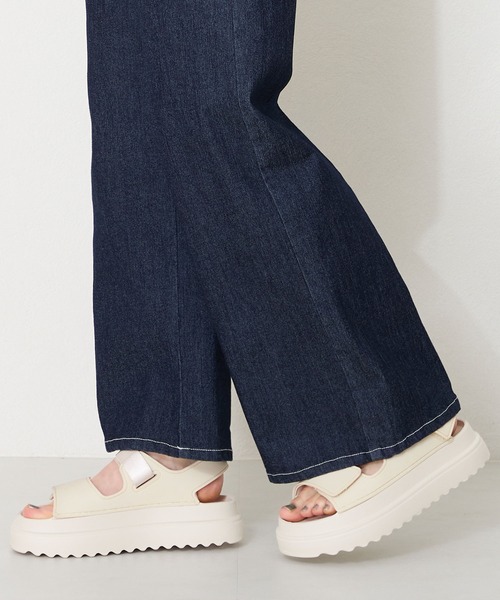 ORiental TRaffic（オリエンタルトラフィック）の「軽量 ベルクロEVAサンダル/OT3228 ボリュームソール 厚底 ベルクロ（サンダル・レディース・ホワイト/ブラック・22.5cm/23.5cm/24.5cm/25.5cm）」の10枚目の写真