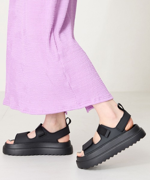 ORiental TRaffic（オリエンタルトラフィック）の「軽量 ベルクロEVAサンダル/OT3228 ボリュームソール 厚底 ベルクロ（サンダル・レディース・ホワイト/ブラック・22.5cm/23.5cm/24.5cm/25.5cm）」の22枚目の写真