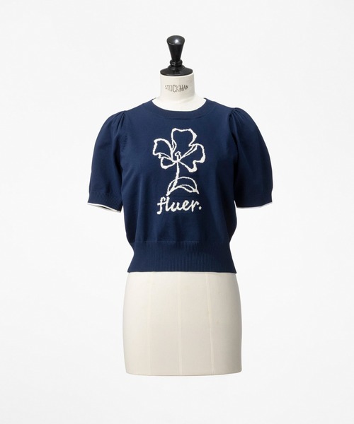 UNIVERVAL MUSE（ユニバーバル ミューズ）の「フラワーインターシャニット（ニット/セーター・レディース・ネイビー/オフホワイト・2）」の3枚目の写真