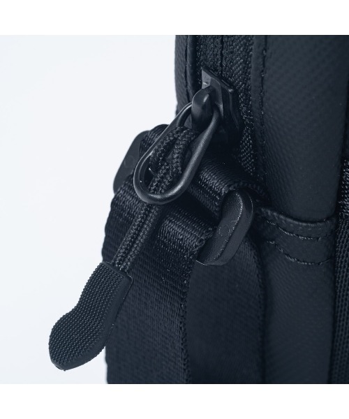 BEAMS DESIGN（ビームス デザイン）の「BEAMSDESIGN（ビームスデザイン）エラスティックメッシュ ショルダーバッグ（ショルダーバッグ・メンズ・グレー/ネイビー/ブラック/サンドベージュ/ライトグレー・FREE）」の17枚目の写真