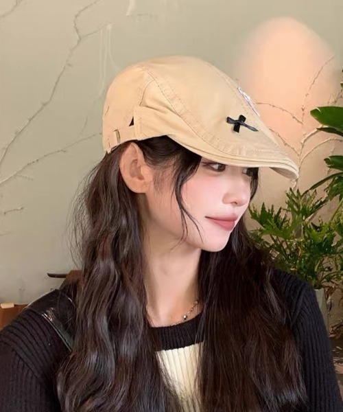 gossip!ロサンゼルス(ゴシップロサンゼルス)の「パッチアクセント ガーリーハンチング(ハンチング/ベレー帽・レディース・ベージュ/ブラック・FREE)」の3枚目の写真