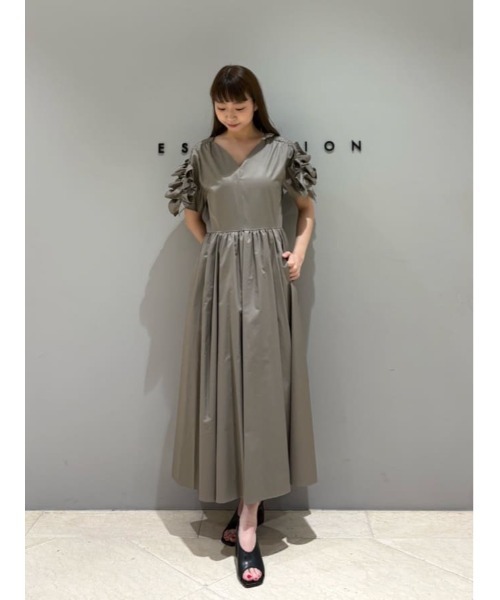 COLUMN（コラム）の「COLUMN / フリルスリーブドレス《EXCLUSIVE》（ワンピース・レディース・ネイビー/ブラック/グレイッシュベージュ・36/38）」の15枚目の写真