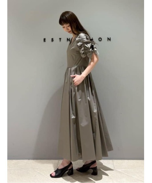 COLUMN（コラム）の「COLUMN / フリルスリーブドレス《EXCLUSIVE》（ワンピース・レディース・ネイビー/ブラック/グレイッシュベージュ・36/38）」の16枚目の写真