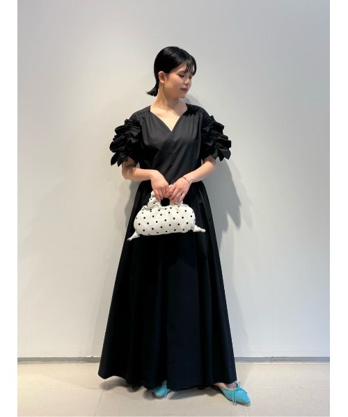 COLUMN（コラム）の「COLUMN / フリルスリーブドレス《EXCLUSIVE》（ワンピース・レディース・ネイビー/ブラック/グレイッシュベージュ・36/38）」の19枚目の写真