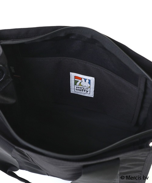 Manhattan Portage（マンハッタンポーテージ）の「SERENE TOTE BAG 500D CORDURA MIFFY 70TH（トートバッグ・レディース・ブラック・MEDIUM）」の11枚目の写真