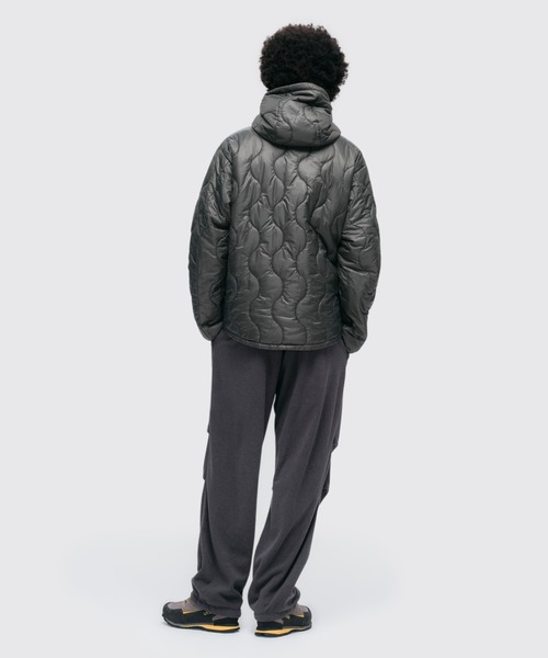 WILD THINGS（ワイルドシングス）の「リバーシブル ビレイジャケット│REVERSIBLE BELAY JACKET（ダウンジャケット/コート・メンズ・レッド/ブラック×ブラック/ベージュ/パープル/グリーン×オレンジ/グリーン/ピンク・L/XL/M/S/XS）」の9枚目の写真