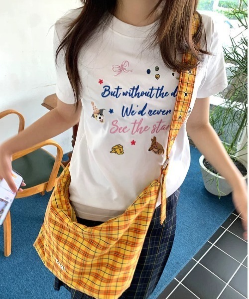 AsRiRe(アスリレイ)の「前刺しゅうロゴTシャツ(Tシャツ/カットソー・レディース・ホワイト/ネイビー・M)」の5枚目の写真