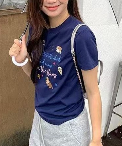 AsRiRe(アスリレイ)の「前刺しゅうロゴTシャツ(Tシャツ/カットソー・レディース・ホワイト/ネイビー・M)」の14枚目の写真
