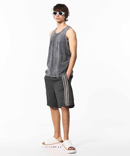 MAISON SPECIAL(メゾンスペシャル)の「《UNISEX》Chemical Over-Dye Fraise Layered Square Tank Top/ケミカルオーバーダイフライスレイヤードスクエアタンクトップ【MAISON SPECIAL/メゾンスペシャル】(タンクトップ・メンズ・ブラック/ホワイト・2/1)」の14枚目の写真