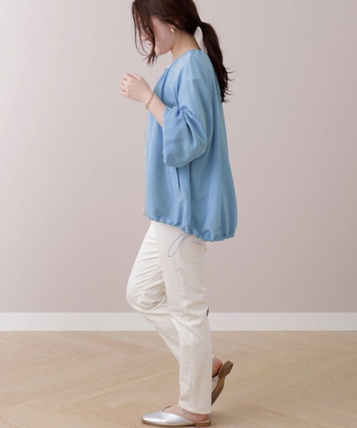 BELLUNA PLUS(ベルーナ)の「サテン素材ブルゾン(ブルゾン・レディース・ライトブルー/オリーブ・LARGE/MEDIUM)」の7枚目の写真