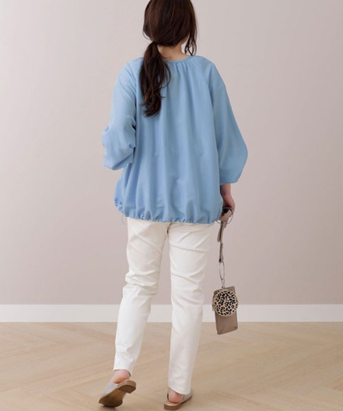 BELLUNA PLUS(ベルーナ)の「サテン素材ブルゾン(ブルゾン・レディース・ライトブルー/オリーブ・LARGE/MEDIUM)」の8枚目の写真