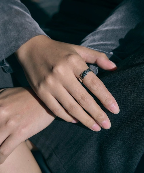 GRAiL(accessories)(グレイル(アクセサリー))の「angel ring(リング・メンズ・シルバー・ONE SIZE)」の2枚目の写真