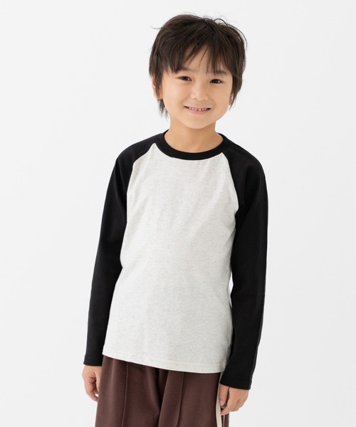 chil2（チルツー）の「綿100% 無地 ラグラン長袖Tシャツ（Tシャツ/カットソー・キッズ・スモークピンク/ブラック/カーキ/サックスブルー/チャコールグレー/ブラウン/ワインレッド/ラベンダー/ベージュ/ミント・140cm/150cm/160cm/80ｃｍ/90cm/100cm/110cm/120cm/130cm）」の2枚目の写真