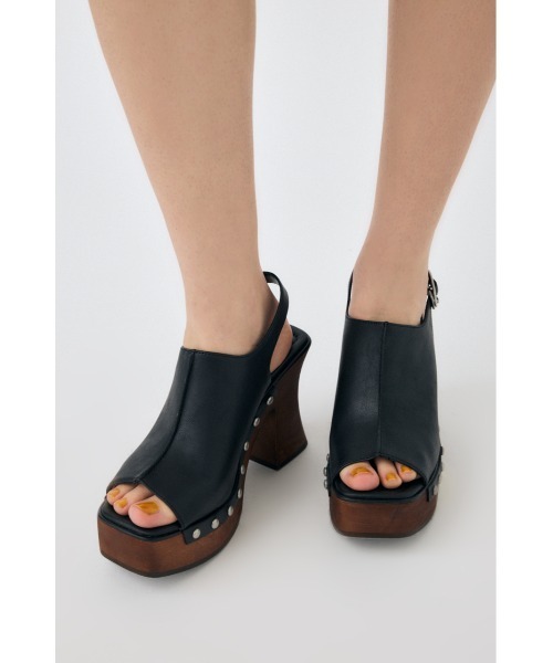 MOUSSY（マウジー）の「PLATFORM WOOD サンダル（サンダル・レディース・ブラウン/ブラック・SMALL/MEDIUM/LARGE）」の4枚目の写真