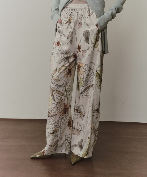 LA BELLE ETUDE（ラベルエチュード）の「オリジナルvintageフラワープリントストレートパンツ（その他パンツ・レディース・ホワイト/ブラウン/ブラック・0/1）」の2枚目の写真