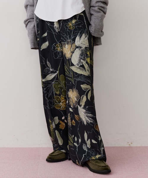 LA BELLE ETUDE（ラベルエチュード）の「オリジナルvintageフラワープリントストレートパンツ（その他パンツ・レディース・ホワイト/ブラウン/ブラック・0/1）」の3枚目の写真
