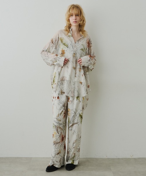 LA BELLE ETUDE（ラベルエチュード）の「オリジナルvintageフラワープリントストレートパンツ（その他パンツ・レディース・ホワイト/ブラウン/ブラック・0/1）」の4枚目の写真