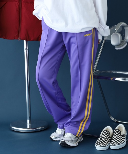 NERDY(ノルディ)の「トラックパンツ(スウェットパンツ・メンズ・ブラック/パープル・L/M/S)」の1枚目の写真
