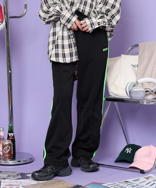 NERDY(ノルディ)の「トラックパンツ(スウェットパンツ・メンズ・ブラック/パープル・L/M/S)」の17枚目の写真