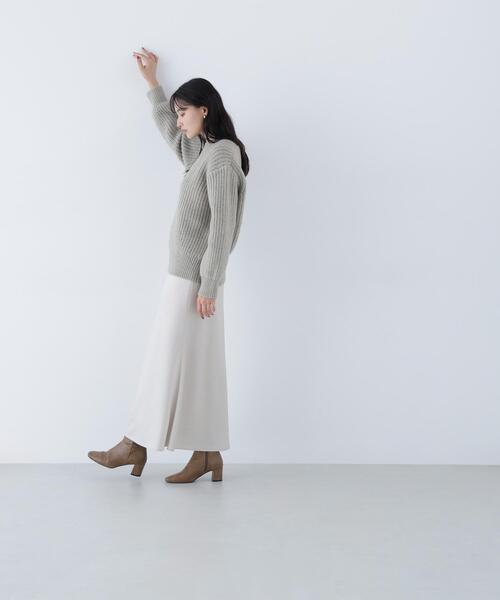 NATURAL BEAUTY BASIC（ナチュラルビューティーベーシック）の「◇【Oggi掲載】バイアスサテンナロースカート（スカート・レディース・オフホワイト/パープル/ブラック/ダークブラウン・MEDIUM/SMALL/P/S）」の8枚目の写真