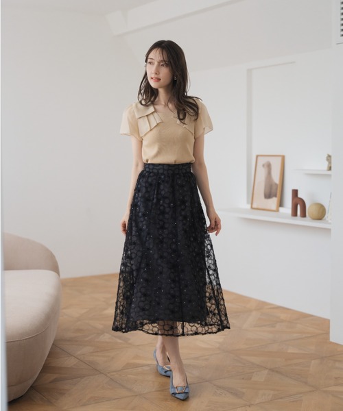 MISCH MASCH(ミッシュマッシュ)の「テープ刺繍フレアスカート(スカート・レディース・アイボリー/ブラック・M/S)」の1枚目の写真