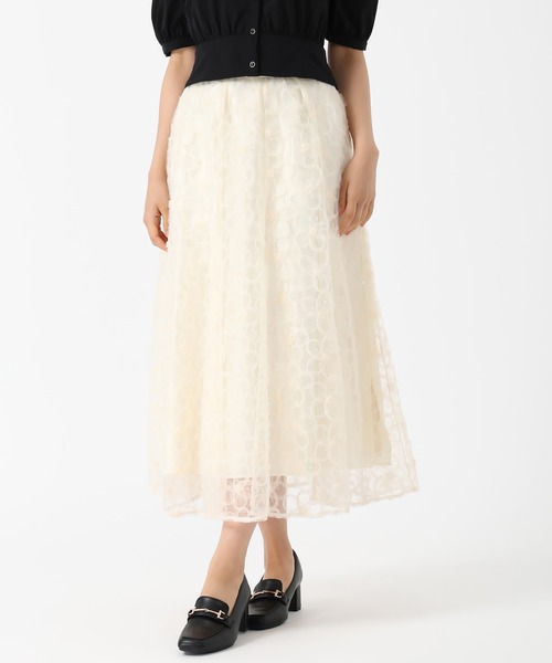 MISCH MASCH(ミッシュマッシュ)の「テープ刺繍フレアスカート(スカート・レディース・アイボリー/ブラック・M/S)」の7枚目の写真