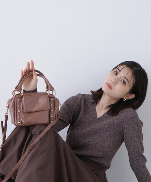 NATURAL BEAUTY BASIC（ナチュラルビューティーベーシック）の「◇【Oggi掲載】メタルスタッズスクエアボストンバッグ（ボストンバッグ・レディース・ピンク/グリーン・ﾌﾘ-）」の2枚目の写真