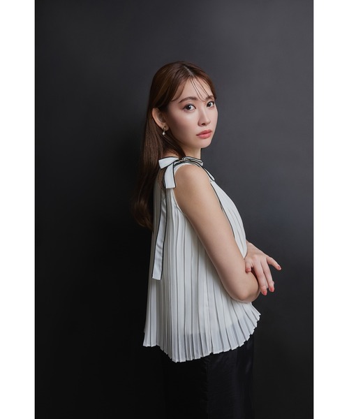 Her lip to（ハーリップトゥー）の「Pleated Chiffon Ribbon Top（シャツ/ブラウス・レディース・ホワイト/ブラック・FREE）」の3枚目の写真