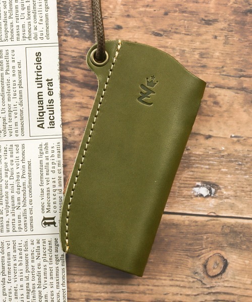 ZARIO-grandee-（ザリオ）の「プルームオーラ専用ケース 栃木レザー ハトメ・紐付き（アッシュトレイ/ライター・メンズ・ネイビー/ブラウン/グリーン/キャメル/ブラック・ONE SIZE）」の4枚目の写真