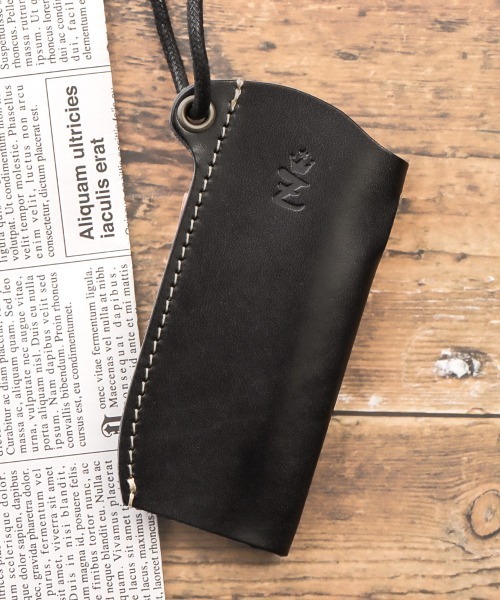 ZARIO-grandee-（ザリオ）の「プルームオーラ専用ケース 栃木レザー ハトメ・紐付き（アッシュトレイ/ライター・メンズ・ネイビー/ブラウン/グリーン/キャメル/ブラック・ONE SIZE）」の2枚目の写真