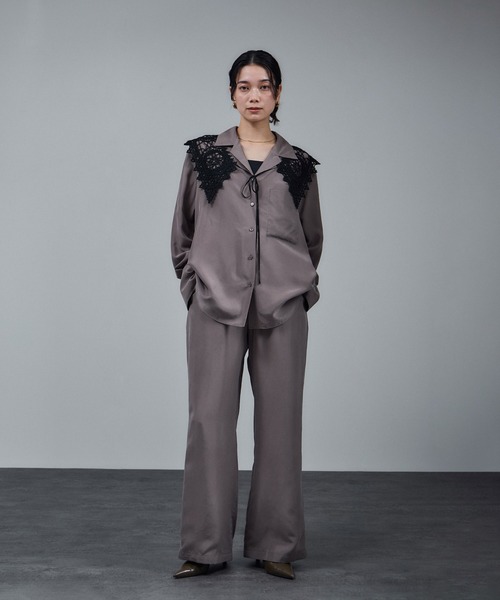 SALON adam et rope'（サロン アダム エ ロペ）の「エンブロイダリカラー（マフラー・レディース・ブラック/オフホワイト・FREE）」の7枚目の写真