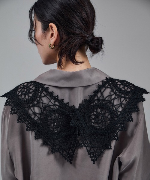 SALON adam et rope'（サロン アダム エ ロペ）の「エンブロイダリカラー（マフラー・レディース・ブラック/オフホワイト・FREE）」の11枚目の写真