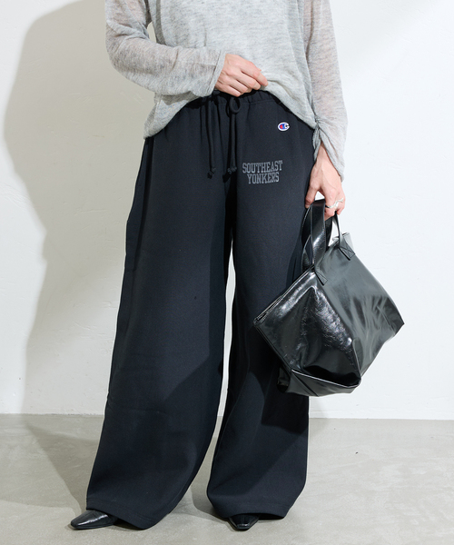 Champion（チャンピオン）の「別注【CHAMPION/チャンピオン】for JS ワイドスウェットパンツ（スウェットパンツ・レディース・チャコールグレー/アイボリー/ブラック・MEDIUM/LARGE）」の11枚目の写真