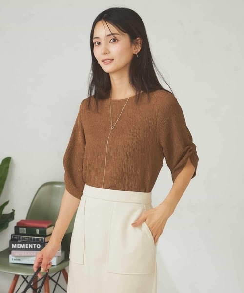 a.v.v（アーヴェヴェ）の「袖ギャザー楊柳カットソー（Tシャツ/カットソー・レディース・ブラック/モカ・40/38）」の12枚目の写真