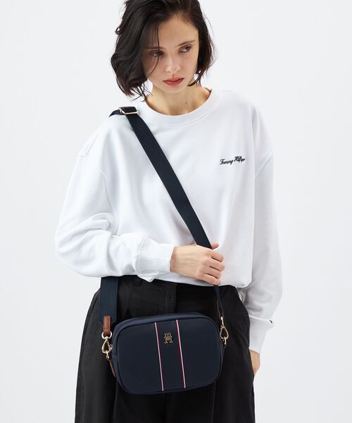 TOMMY HILFIGER(トミーヒルフィガー)の「ポペットカメラバッグ(ボディバッグ/ウエストポーチ・レディース・ブルー・FREE)」の9枚目の写真