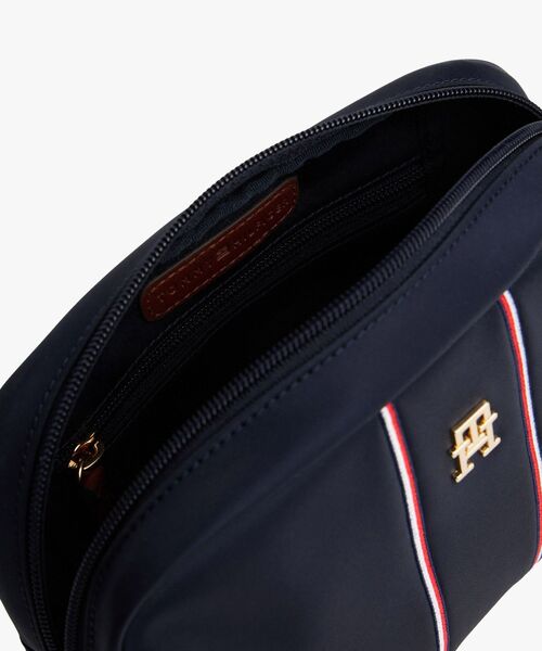 TOMMY HILFIGER(トミーヒルフィガー)の「ポペットカメラバッグ(ボディバッグ/ウエストポーチ・レディース・ブルー・FREE)」の3枚目の写真