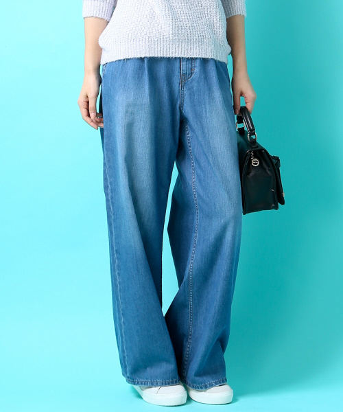 Rouge vif（ルージュヴィフ）の「ワイドパンツデニム（デニムパンツ・レディース・ブルー/サックスブルー・38/36/34）」の2枚目の写真