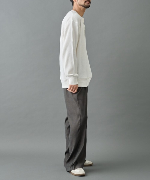 COLONY 2139（コロニートゥーワンスリーナイン）の「ワッフルヘンリーネック（Tシャツ/カットソー・メンズ・チャコールグレー/ブラック/ホワイト・MEDIUM/LARGE）」の19枚目の写真