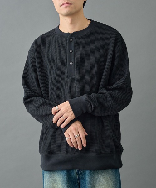 COLONY 2139（コロニートゥーワンスリーナイン）の「ワッフルヘンリーネック（Tシャツ/カットソー・メンズ・チャコールグレー/ブラック/ホワイト・MEDIUM/LARGE）」の8枚目の写真