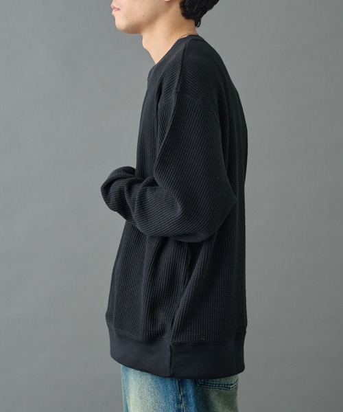 COLONY 2139（コロニートゥーワンスリーナイン）の「ワッフルヘンリーネック（Tシャツ/カットソー・メンズ・チャコールグレー/ブラック/ホワイト・MEDIUM/LARGE）」の9枚目の写真