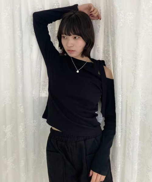 mebole(メボレ)の「ワンショルダーリボンスリムトップス(Tシャツ/カットソー・レディース・ブラック/グレー/ホワイト・FREE)」の2枚目の写真