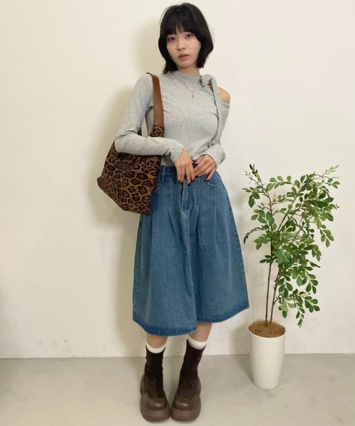 mebole(メボレ)の「ワンショルダーリボンスリムトップス(Tシャツ/カットソー・レディース・ブラック/グレー/ホワイト・FREE)」の20枚目の写真