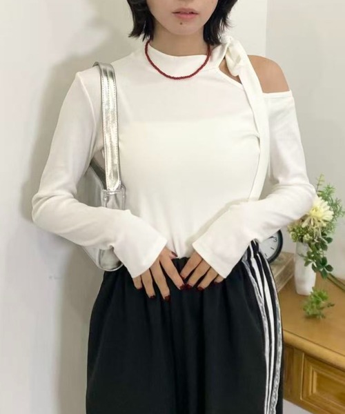 mebole(メボレ)の「ワンショルダーリボンスリムトップス(Tシャツ/カットソー・レディース・ブラック/グレー/ホワイト・FREE)」の11枚目の写真