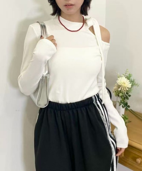 mebole(メボレ)の「ワンショルダーリボンスリムトップス(Tシャツ/カットソー・レディース・ブラック/グレー/ホワイト・FREE)」の9枚目の写真